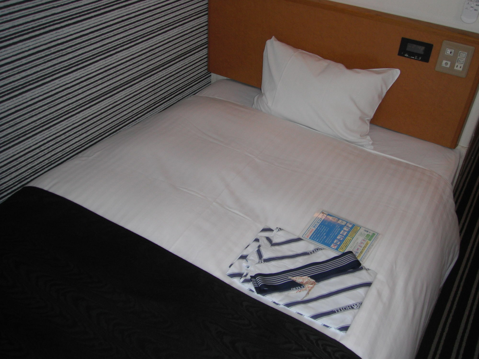 Apa Hotel Tokushima Ekimae Екстер'єр фото