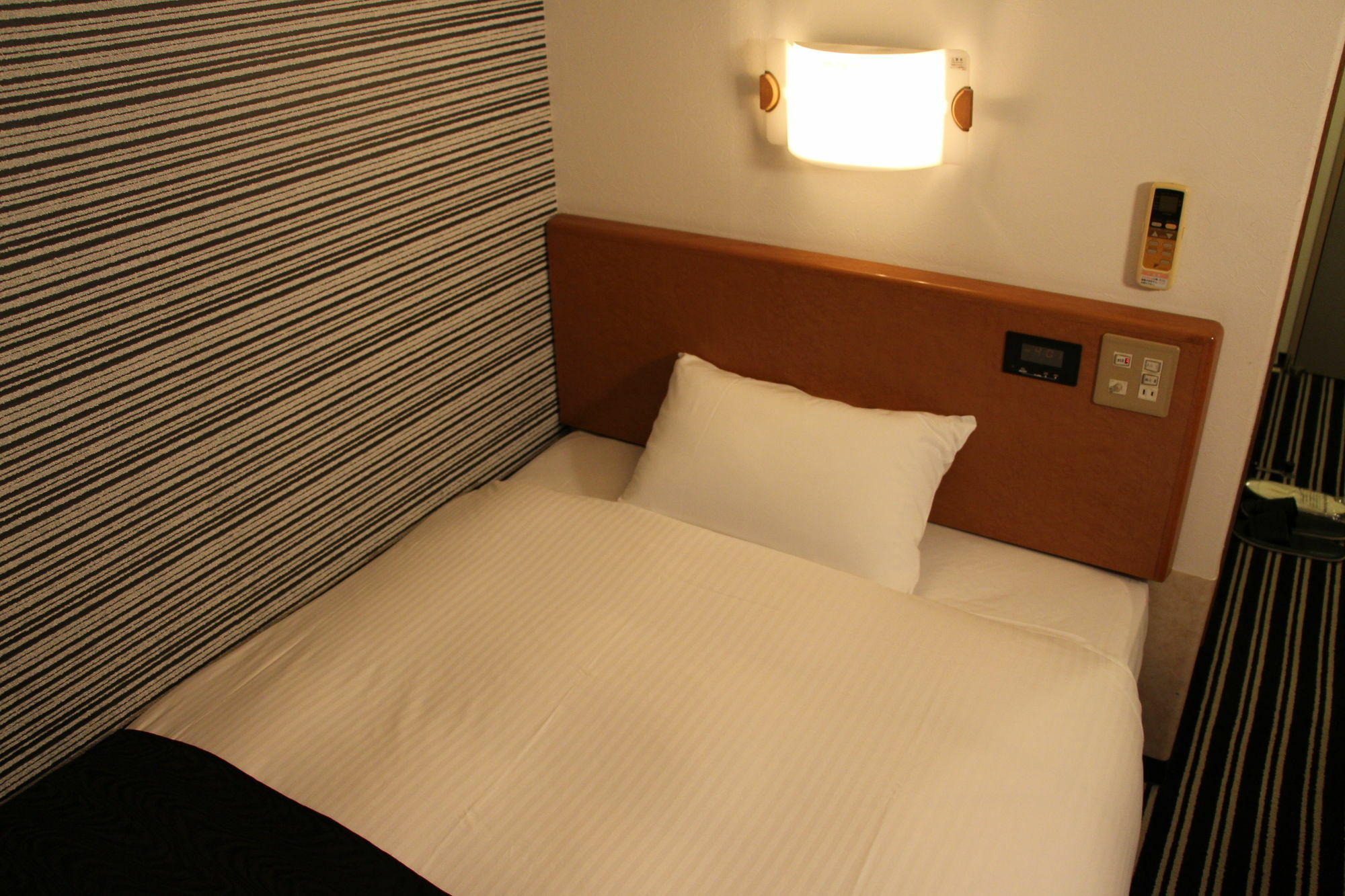 Apa Hotel Tokushima Ekimae Екстер'єр фото